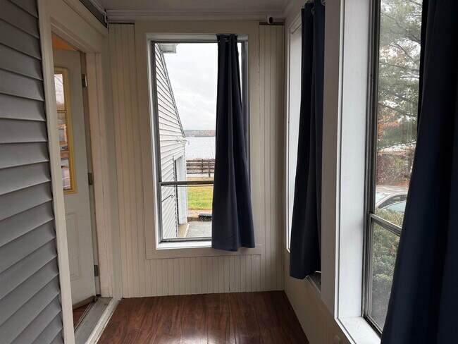 Building Photo - 361 Court St