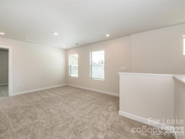 Building Photo - Charming 3-Bedroom Home with Landscaped Ba...