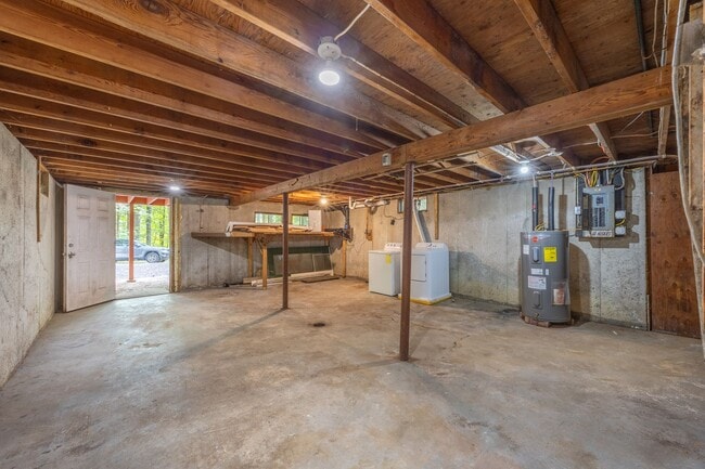 Building Photo - 2 Bedroom Ranch with Scenic Setting