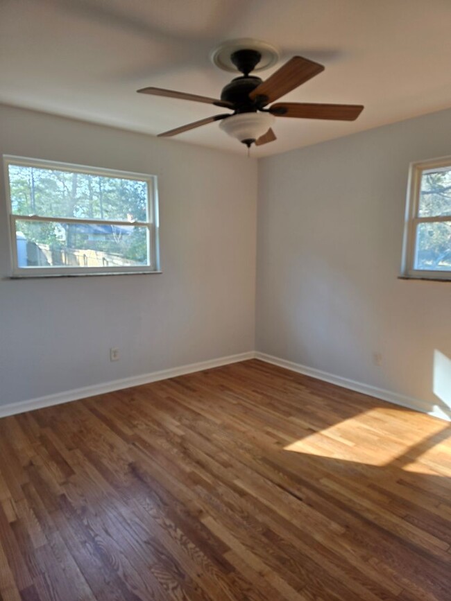 Building Photo - Remodeled 4Bd 3Bath home w Basement