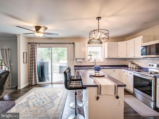 Building Photo - 15744 Beau Ridge Dr