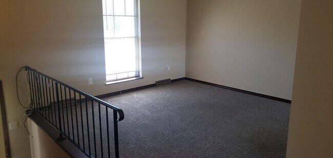 Building Photo - 4285-4287 Santa Anna Dr
