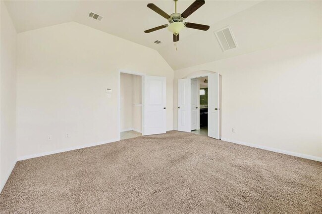 Building Photo - 1005 Fountain Grass Way