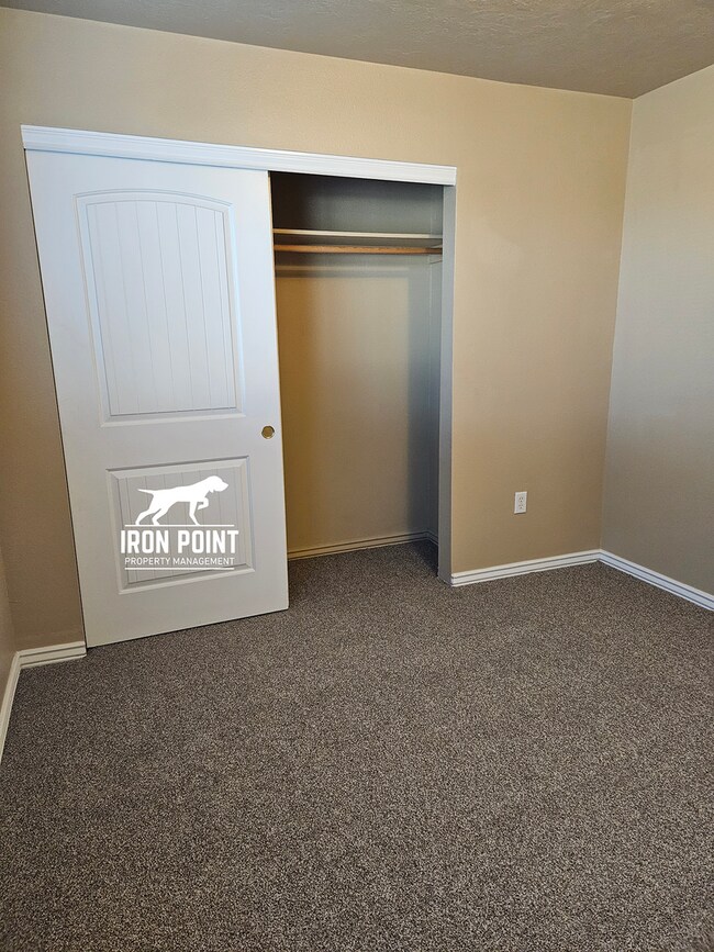 Building Photo - ELD4017