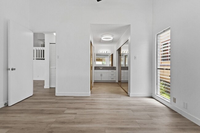 Building Photo - Kilihe Way Multi-Generational Home