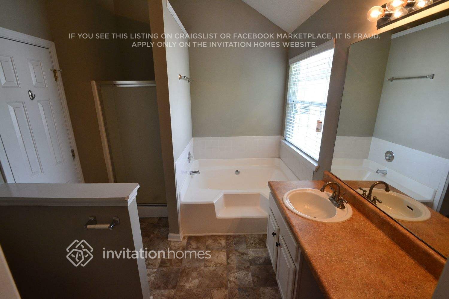Building Photo - 5725 Crystal Springs Way