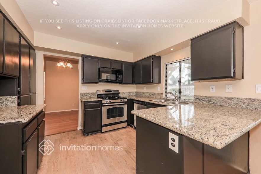 Building Photo - 25983 Whispering Wind Ct