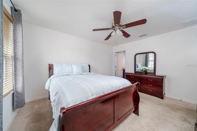 Building Photo - 212 Primrose Dr
