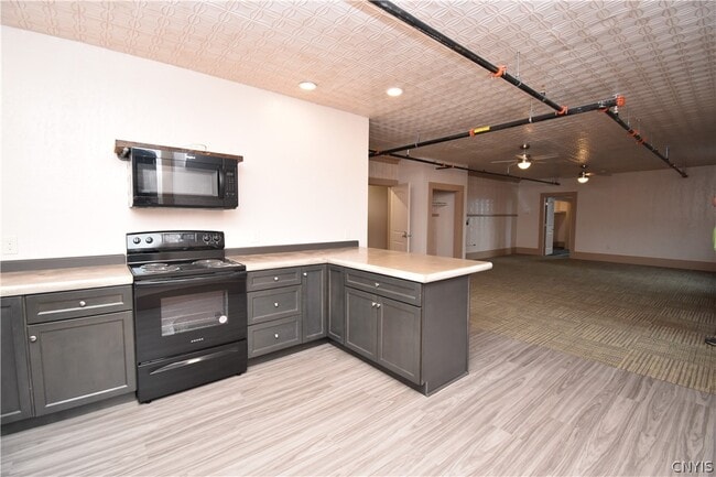 Building Photo - 152 Court St