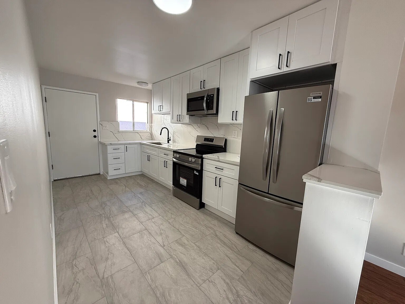 Building Photo - 2430 Fern St