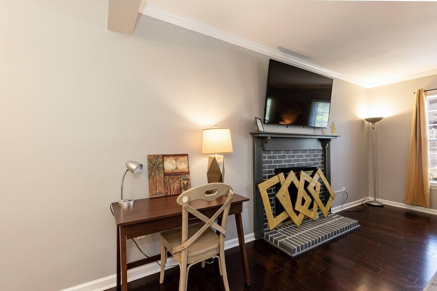 Building Photo - 6107 Highcastle Ct