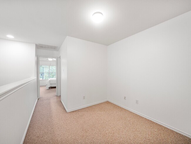 Building Photo - 78 Blue Creek Ct
