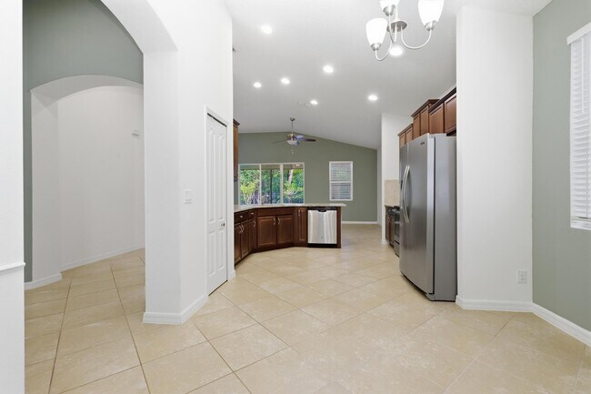 Building Photo - 740 Preakness Cir