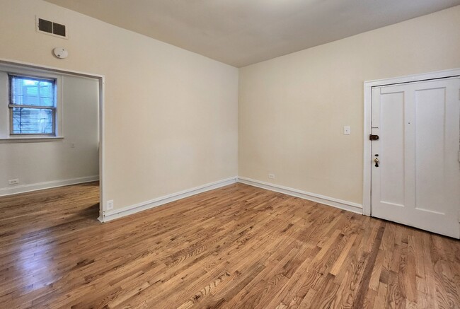 Building Photo - 3746 W Irving Park Rd