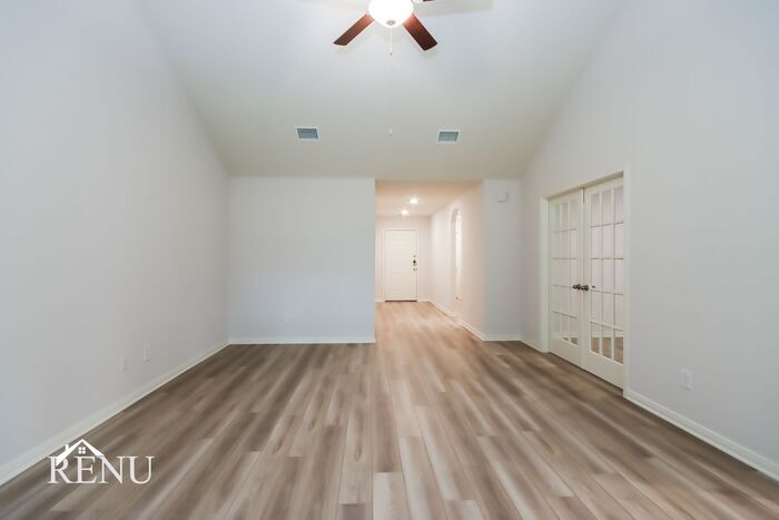 Building Photo - 10414 Sweetwater Creek Dr