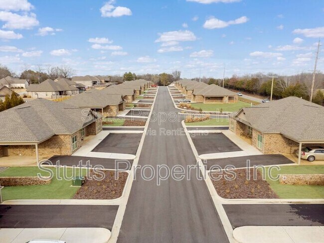 Building Photo - 103 Bentbrook Pl