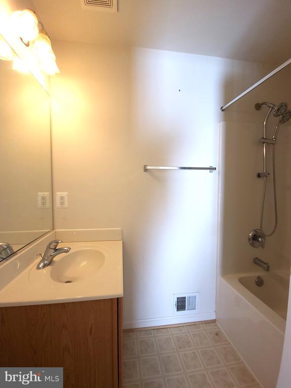 Building Photo - 22746 Bayside Way