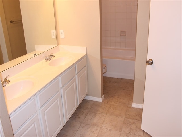 Building Photo - 3352 Chapel Wood Ct