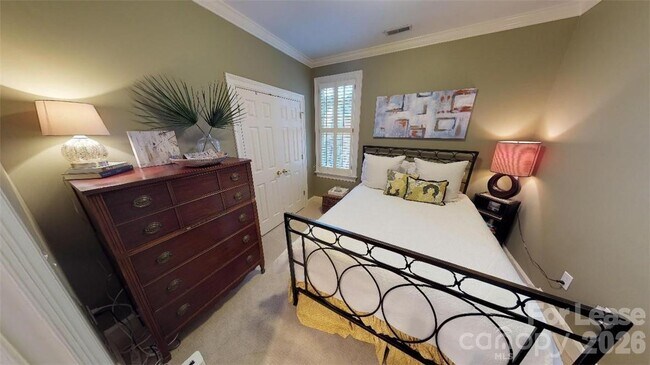 Building Photo - 1141 Dilworth Crescent Row