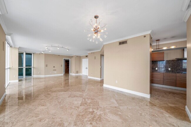 Building Photo - 101 S Fort Lauderdale Beach Blvd