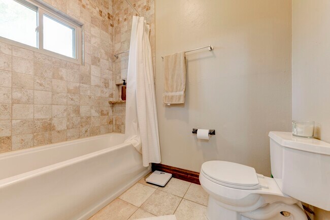 Building Photo - 13918 Hummingbird Ln