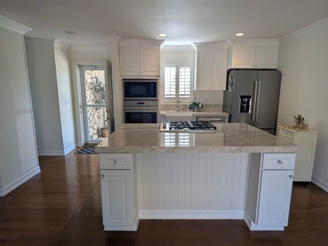 Building Photo - 3 Bedroom - 2 Bathroom Home in San Diego