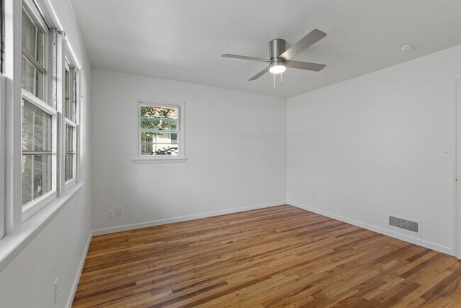 Building Photo - 1730 Whedbee St