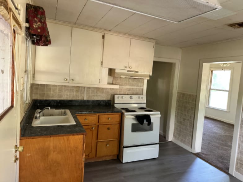 Building Photo - 3223 Pecan St