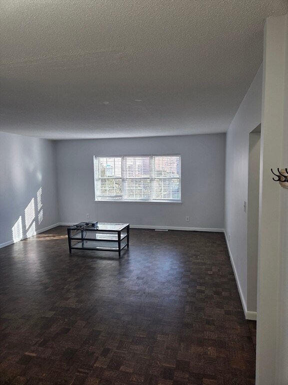 Building Photo - 190 Lake Shore Rd