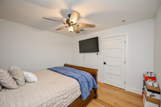 Building Photo - 25602 Yellow Pine Ln