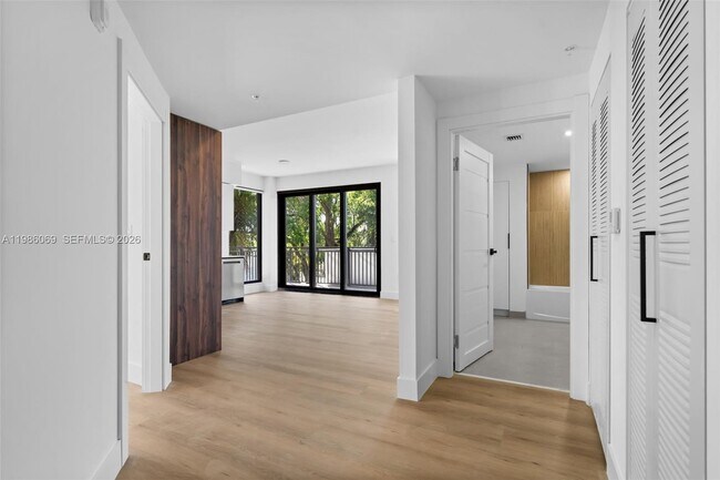 Building Photo - 2479 NE 192 St