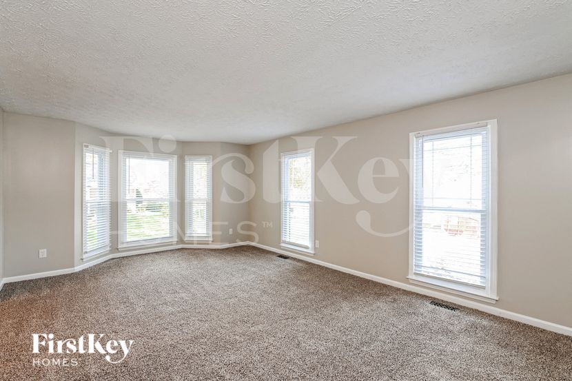 Building Photo - 1817 Emerson Lake Cir