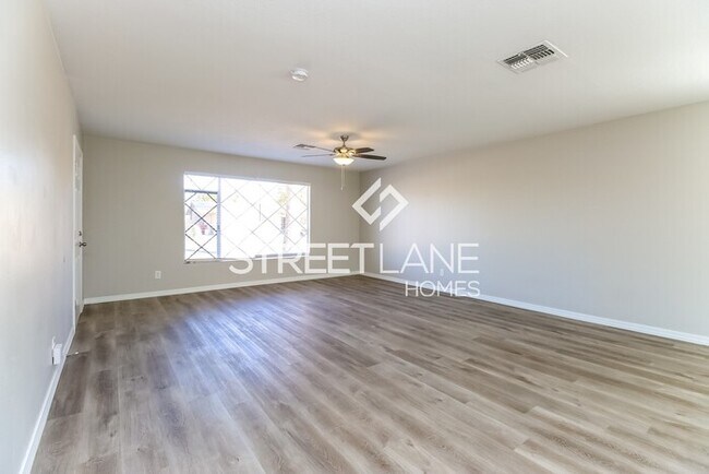 Building Photo - Now offering the first full months rent free!