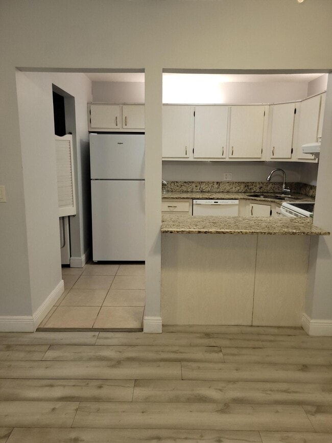 Building Photo - 5993 La Pinata Blvd