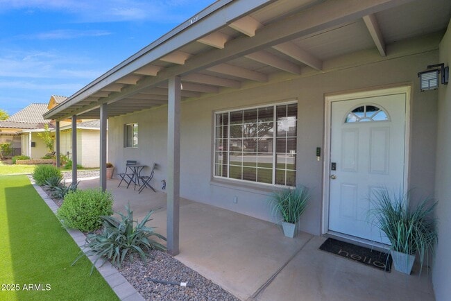 Building Photo - 4137 E Sells Dr