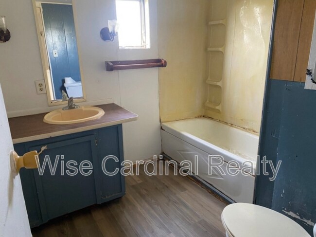 Building Photo - 509 May St