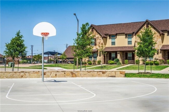 Building Photo - 3002 Towers Pkwy