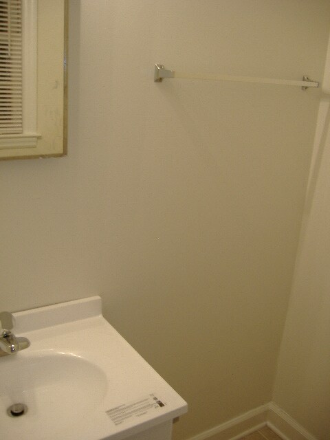 Building Photo - 107 Avondale Rd