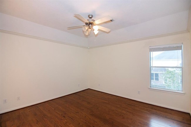 Building Photo - 2218 Longspur Ln