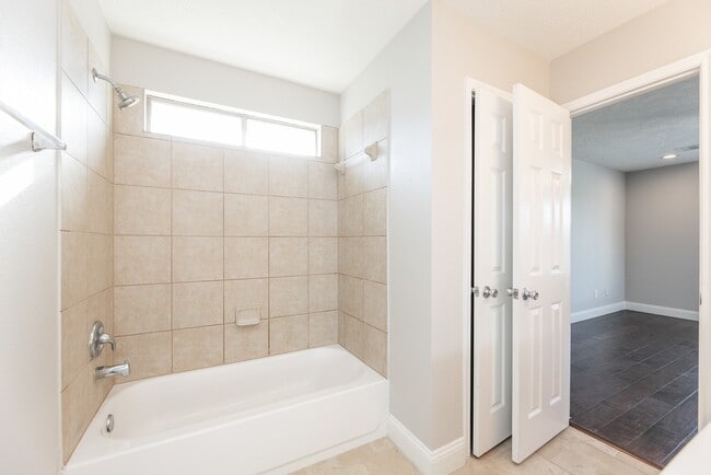 Building Photo - 16026 Arapaho Bend Ln