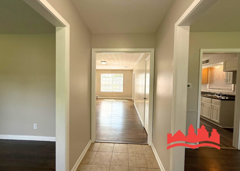 Building Photo - Introducing our newly renovated home in Ba...