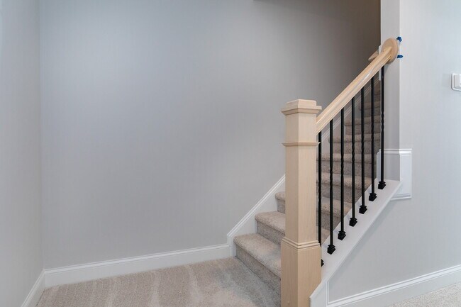 Building Photo - 341 Old Grove Ln