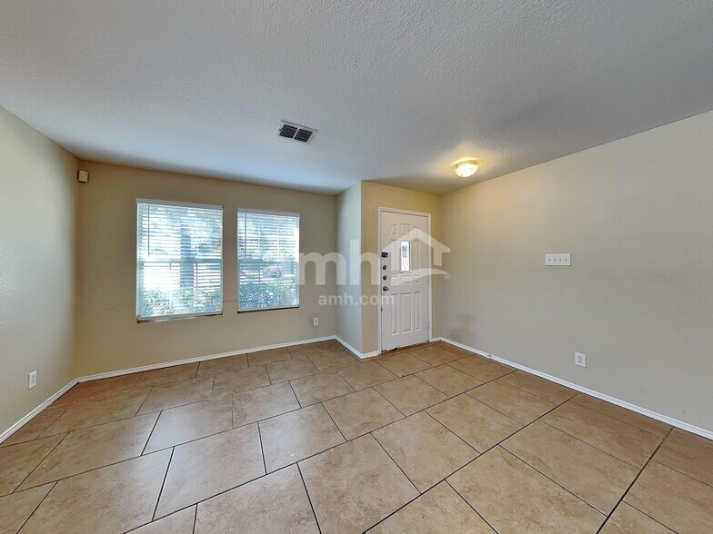 Building Photo - 12803 Salerno Way