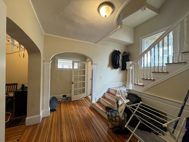 Building Photo - The Best Home in Brighton
