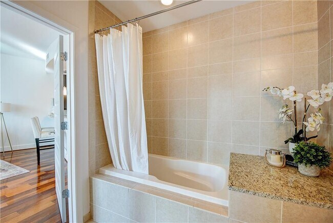 Building Photo - 1080 Peachtree St NE