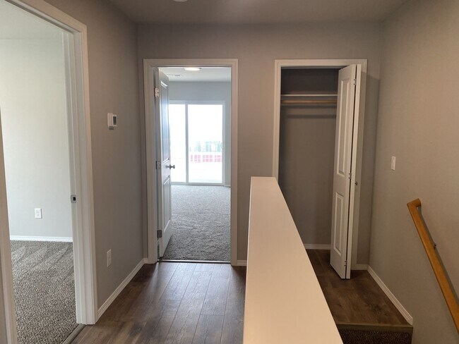 Building Photo - 51 Phoebe Ln
