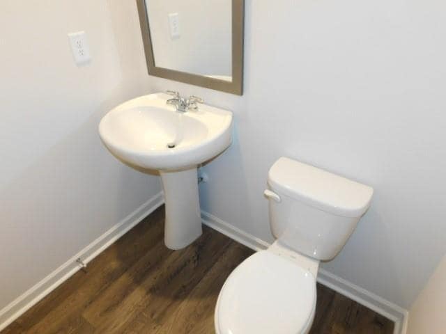 Building Photo - 2 Oakwood Hts Rd