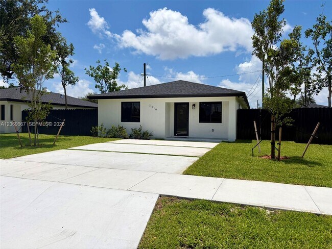 Building Photo - 2420 NW 154th St