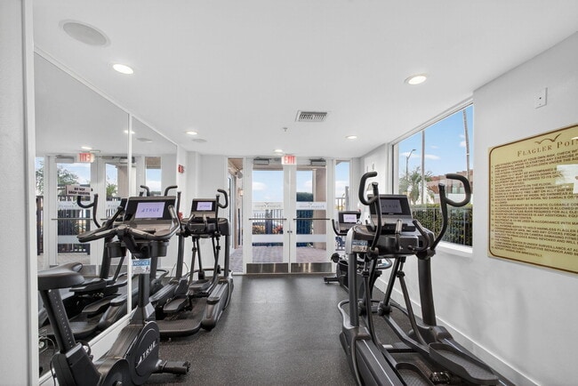 Building Photo - 1801 N Flagler Dr