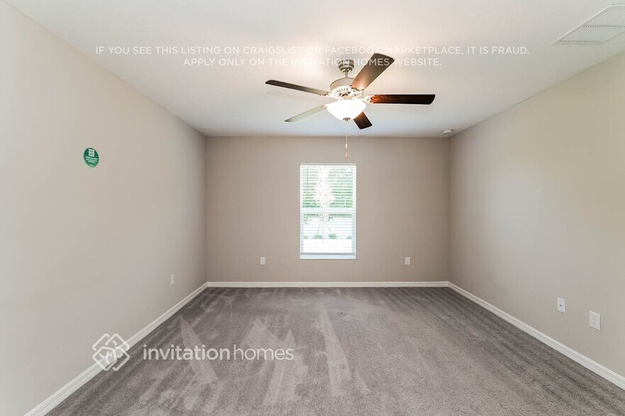 Building Photo - 8642 41st Ave E